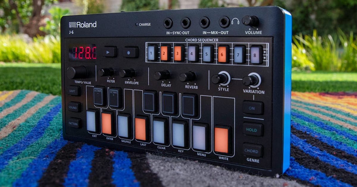 Roland Aira Compact J-6 Review: Amazing Analog Chords For Cheap 