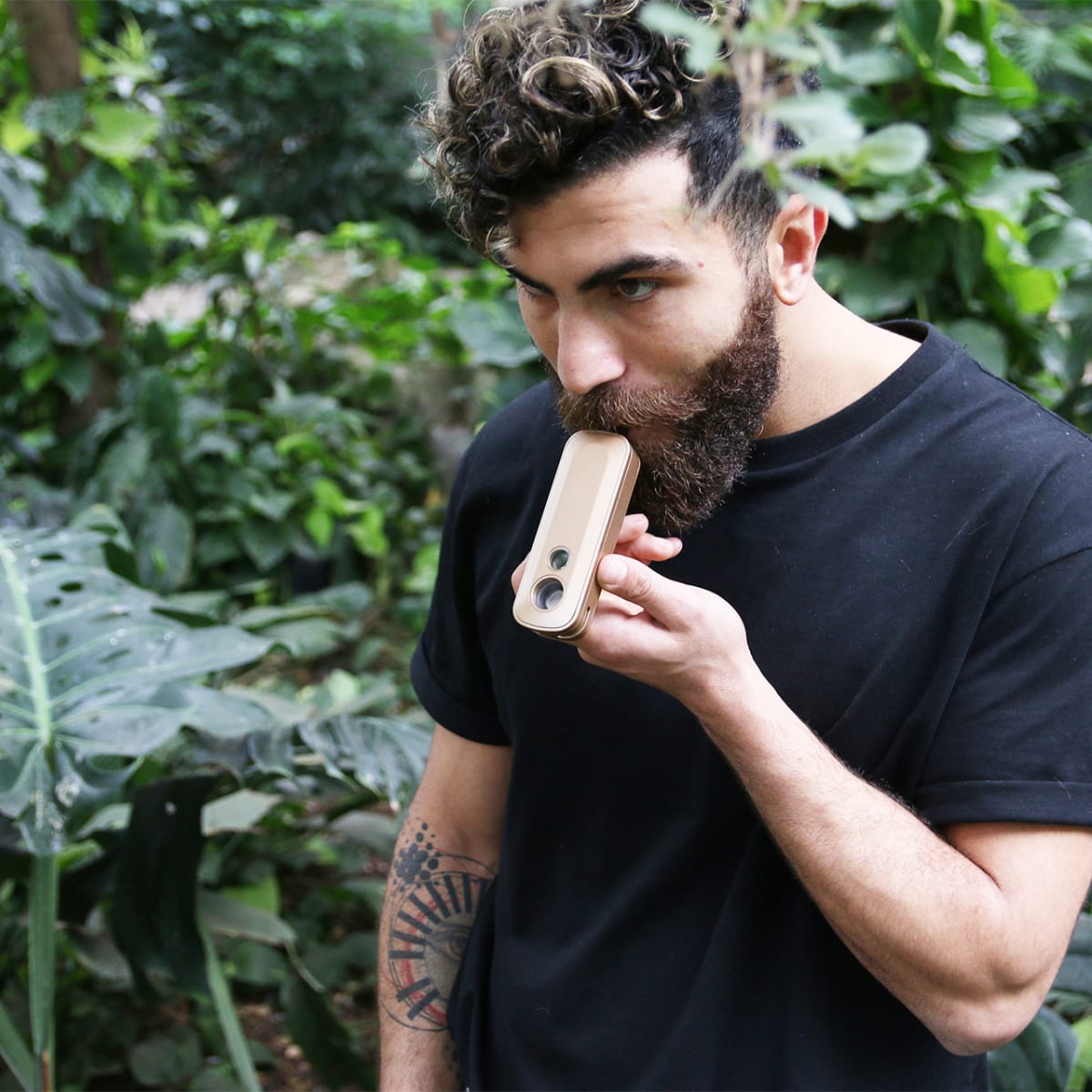 Spotlight: The Firefly 2+ - Ultimate Portable Weed Vaporizer - Magnetic Magazine