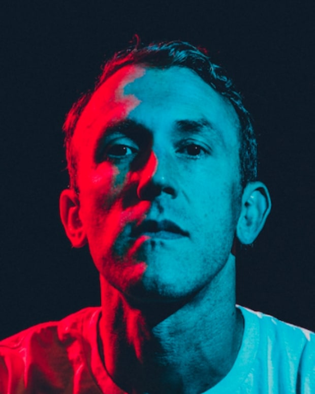 rjd2-american-airlines-vinyl-records-body-image-1460325008.png