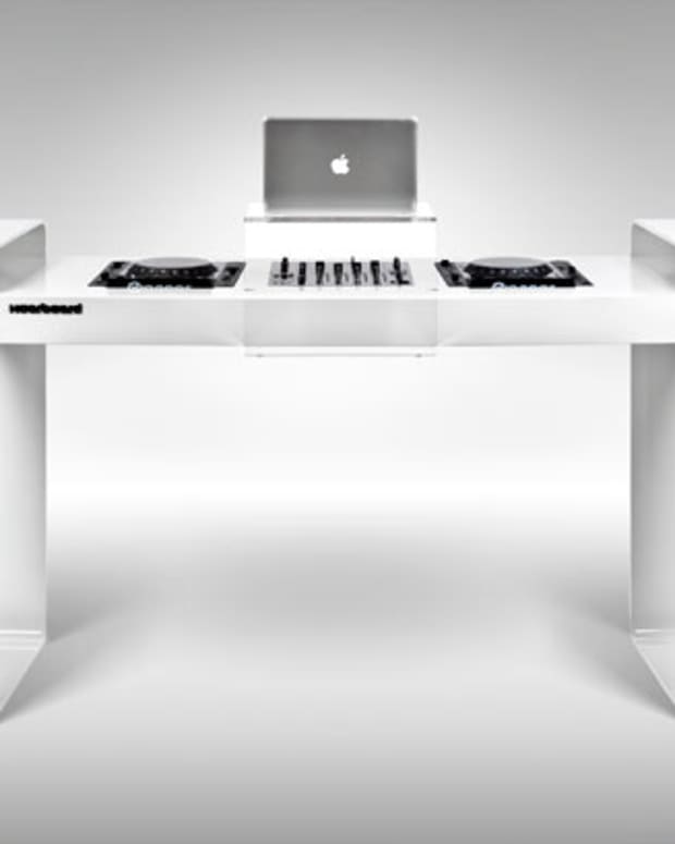 Want: Spin Age DJ Table by Hoerboard