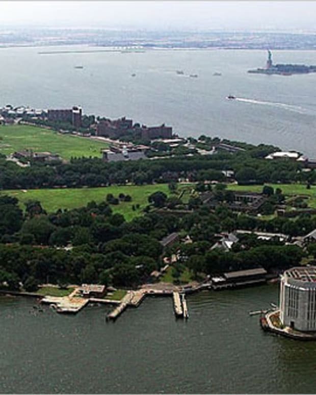 EDM News: July 4th Weekend at Governors Island NYC: Chuckie, Gareth Emery, Dirty South, Victor Calderone and Many More...