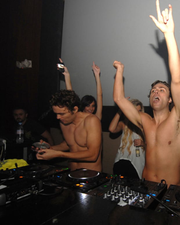 7 Reasons Why Male DJs Should Not Take Their Shirts Off