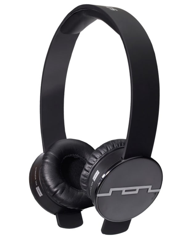 Gear Gift Guide: The Top 5 Headphones For That Perfect Someone