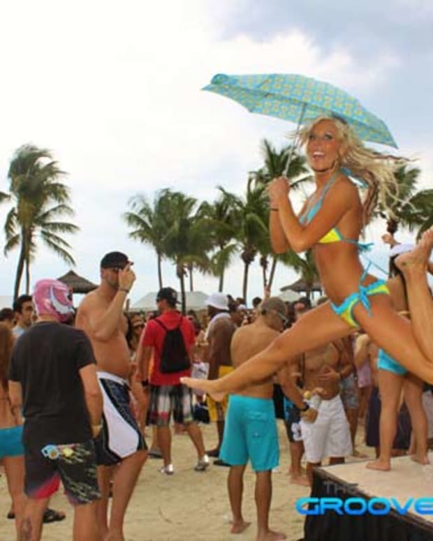 22 Photos Documenting 10 Years Of The Groove Cruise - EDM Culture