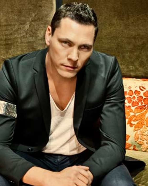 Tiësto Hospitalized After On Stage Head Injury, Tonight’s Los Angeles Set Cancelled