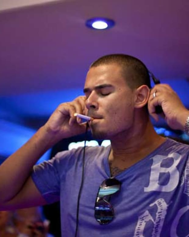 EDM Struggles: Afrojack Face Plants At The Dim Mak Pool Party In Miami