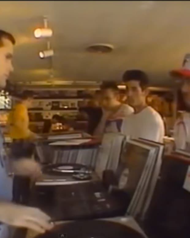 [Time Capsule] Take A Look At The 1990s EDM Scene In This Video