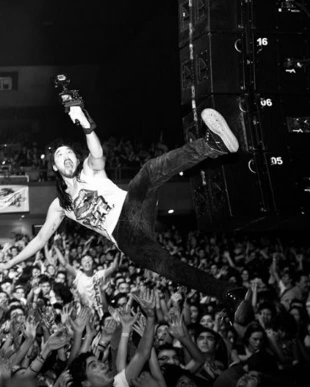 Steve Aoki Being Sued And Taken To Court After Breaking Girl's Neck At Concert