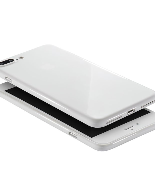 thin-jet-white-iphone-7-plus-case_1024x1024