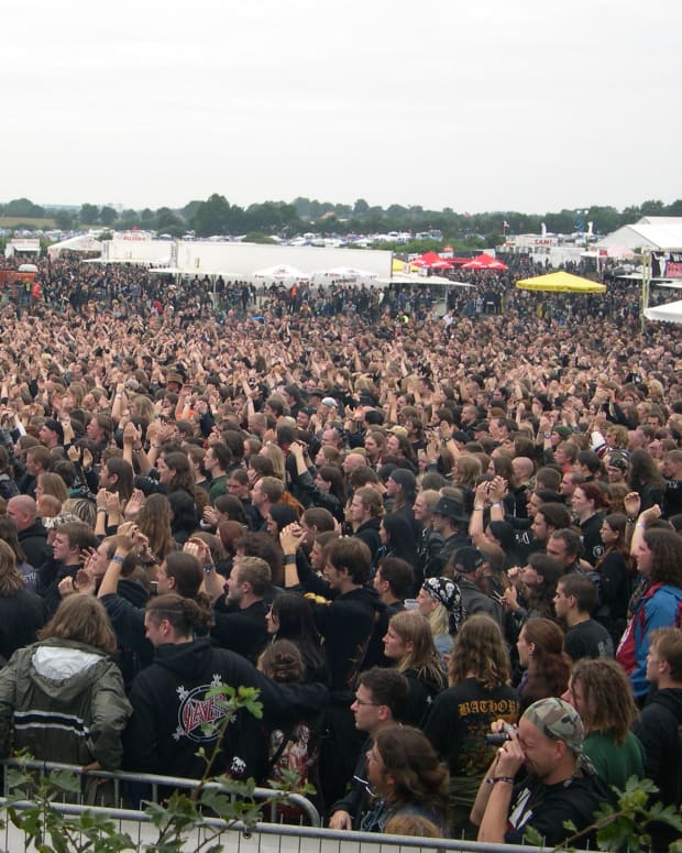 crowd (photo by Anton Perc)