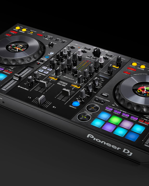 Pioneer DJ DDJ-800 Controller