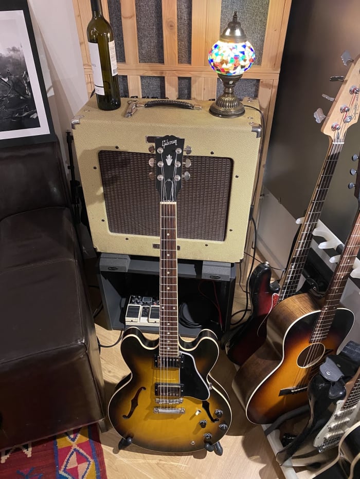 Gibson ES-335 Guitar