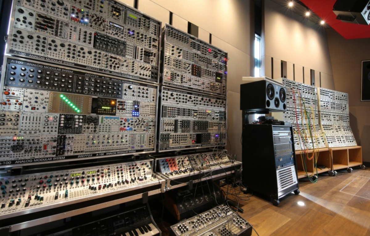 Photos Deadmau5 Shows Off New Home Studio Magnetic Magazine