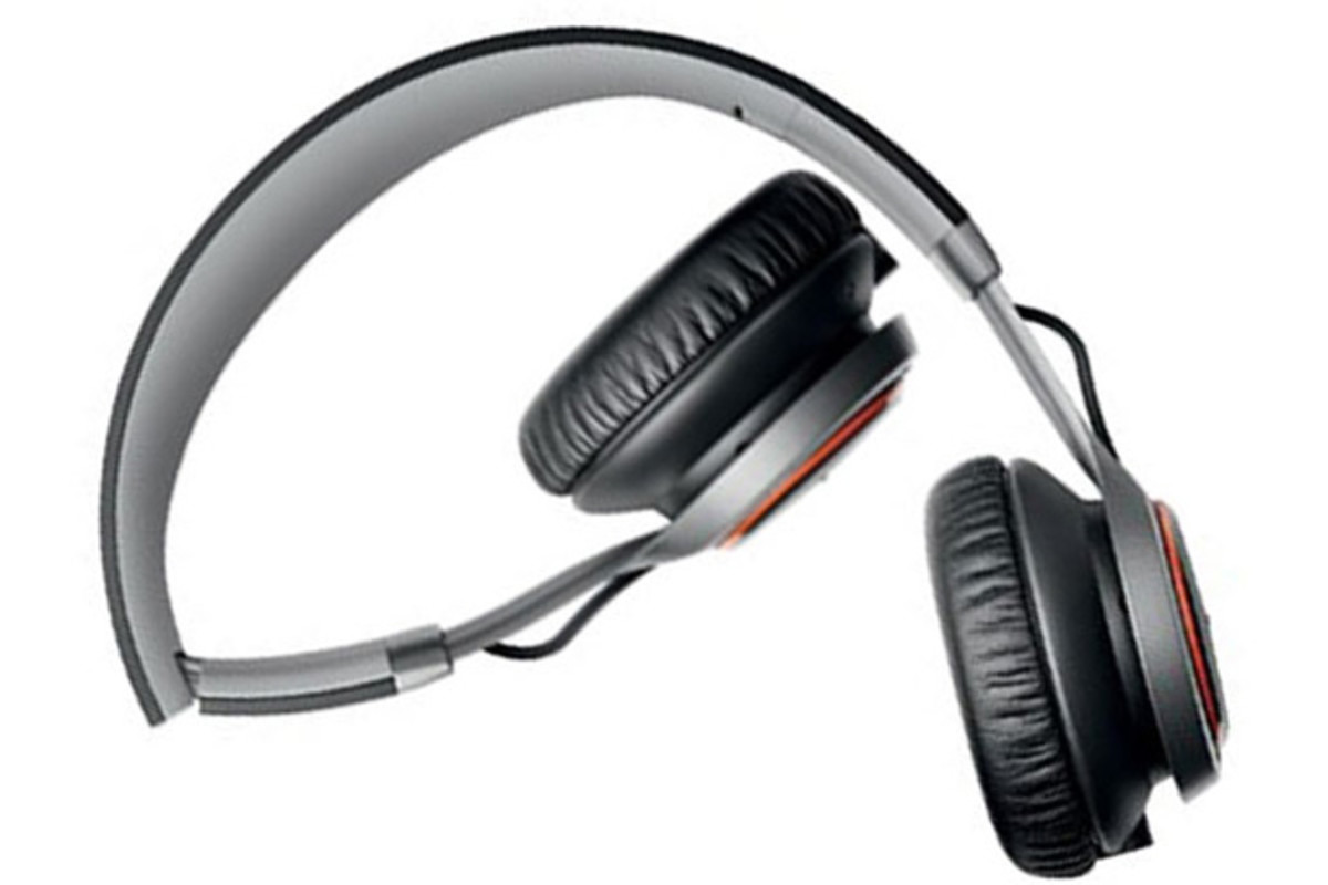 EDM Gear: The Jabra Revo Wireless Headphone