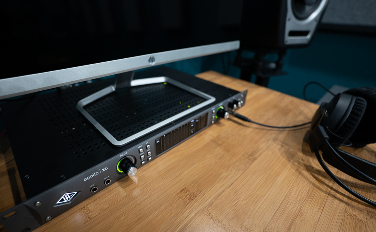 The Apollo X6, nests perfectly the front without any need for a rack mount. 